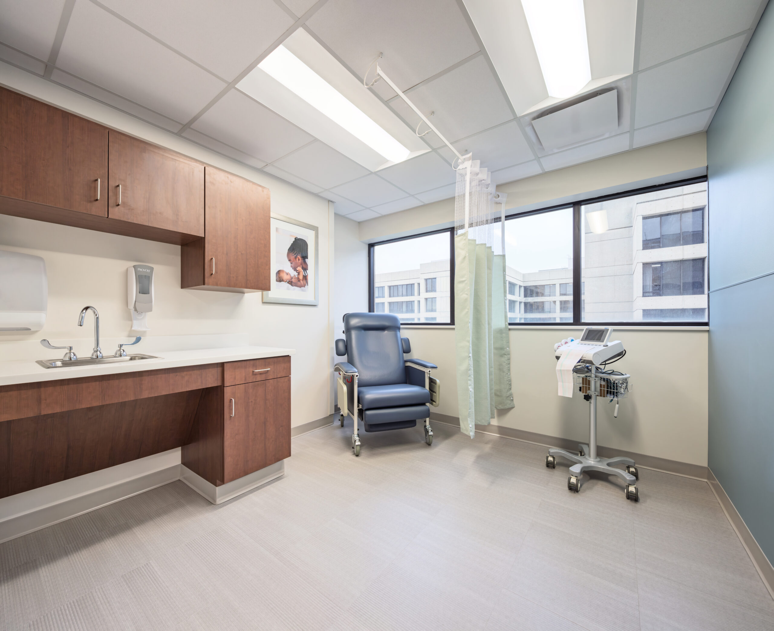 BH MATERNITY MEDICINE-061